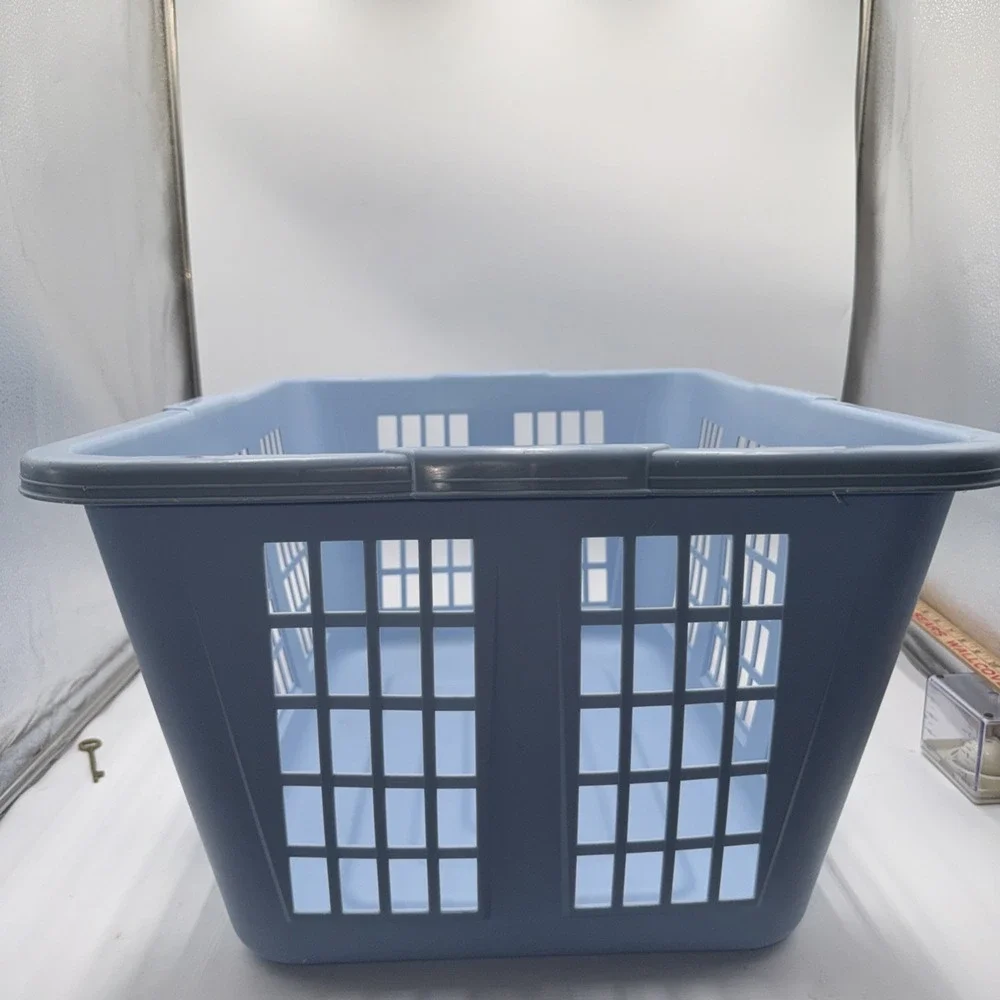 Vtg Rubbermaid Laundry Basket 2973 Country Blue Hamper Rectangular Plastic